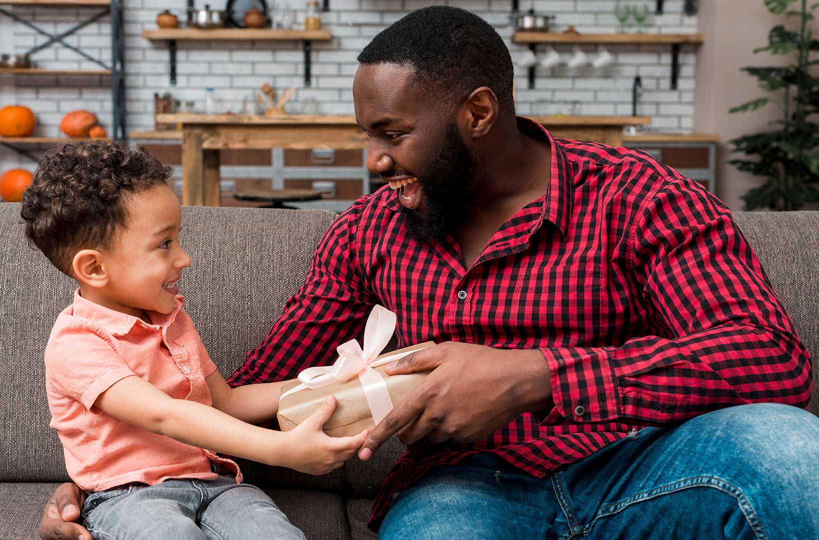 Leia mais sobre o artigo Dia dos Pais 2025: expectativa de estabilidade e leve aquecimento nas vendas