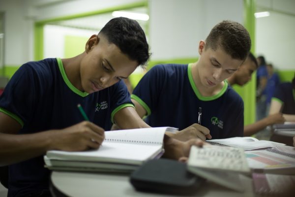 Projeto Aulas Abertas como preparatório para o Enem, no Shopping Nova Iguaçu