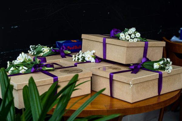 Presentes personalizados enviados pela Usina em comemoração aos seus 15 anos de agência