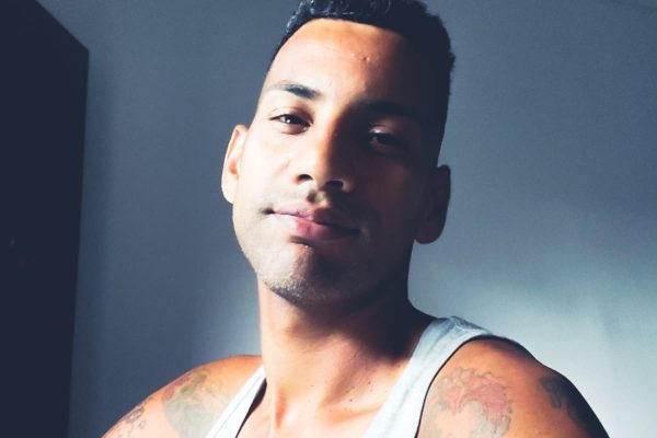 Renan Moura - Mestre em Administração e pesquisador atuante em pesquisas voltadas para as temáticas de gênero e sexualidade.