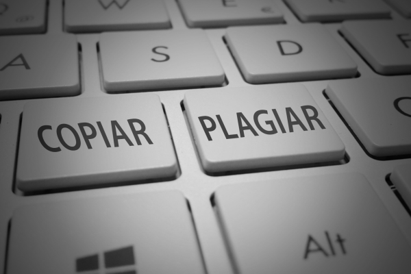 teclas de plágio em um teclado